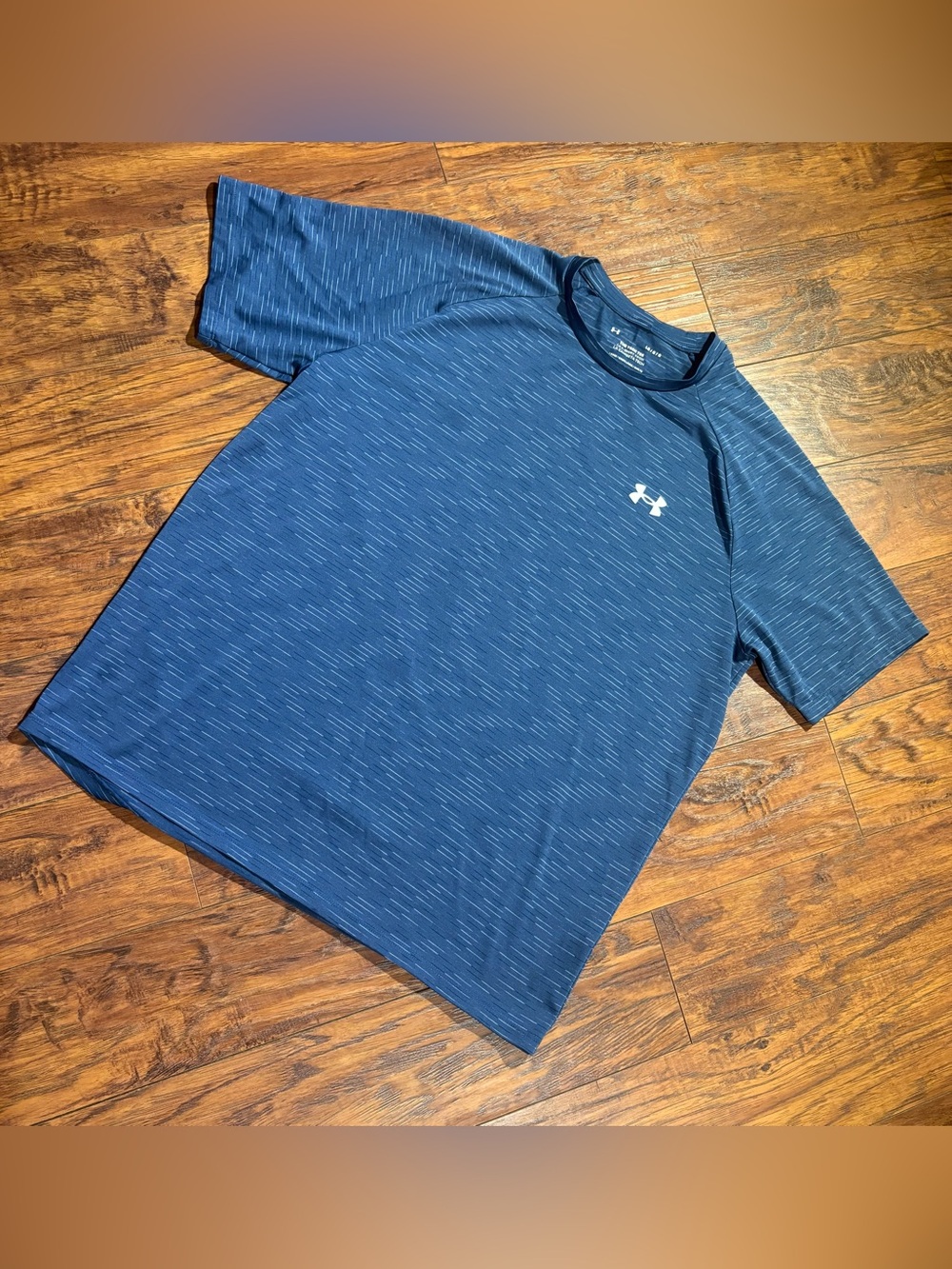 Under Armour men’s size L tech tee